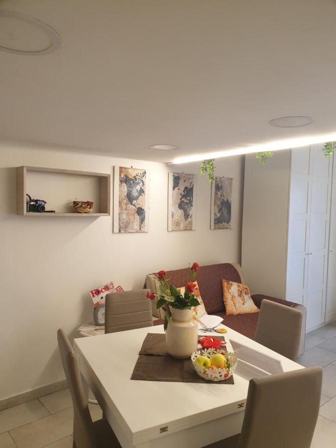 Apartment La Tana Del Viaggiatore, Parcheggio Gratuito Neapel